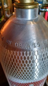 Steel refillable CO2 tank